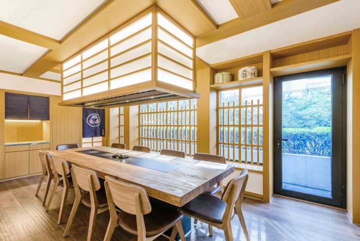 Spacemen 的木炭烤肉餐厅，上海 – 中国