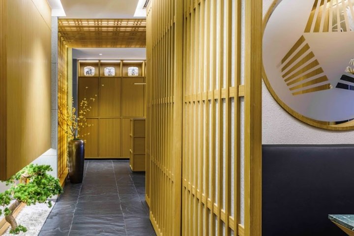 Spacemen 的木炭烤肉餐厅，上海 – 中国