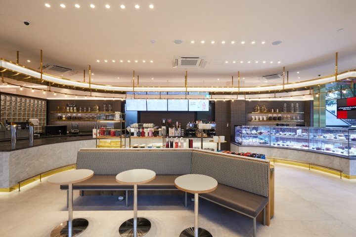 A TWOSOME PLACE 咖啡和甜点，由 CJ foodville 提供，江南区论岘洞 / 首尔 – 大韩民国