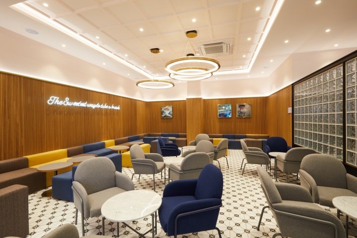 A TWOSOME PLACE 咖啡和甜点，由 CJ foodville 提供，江南区论岘洞 / 首尔 – 大韩民国