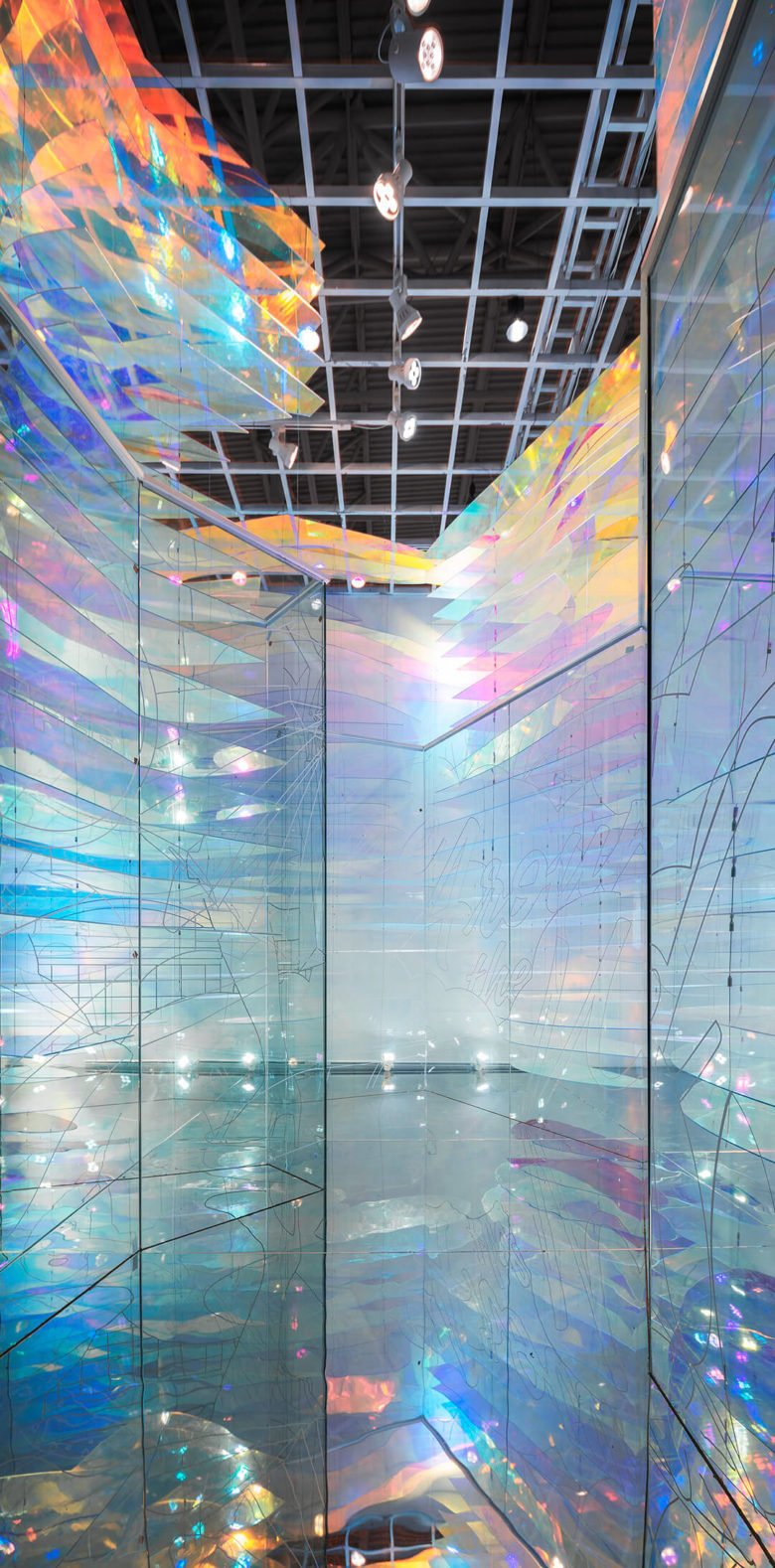 Joy Season Studio 的步入式天堂装置