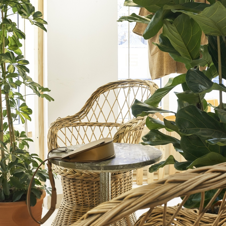 ÁERON 快闪店，由 81font Architecture & Design 设计，布达佩斯 – 匈牙利