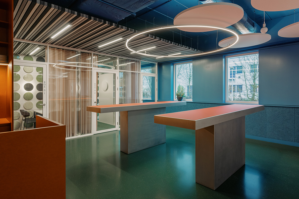 AEtelier 办公室由 Studio Anton Hendrik Denys 和 Steen Architecten 设计