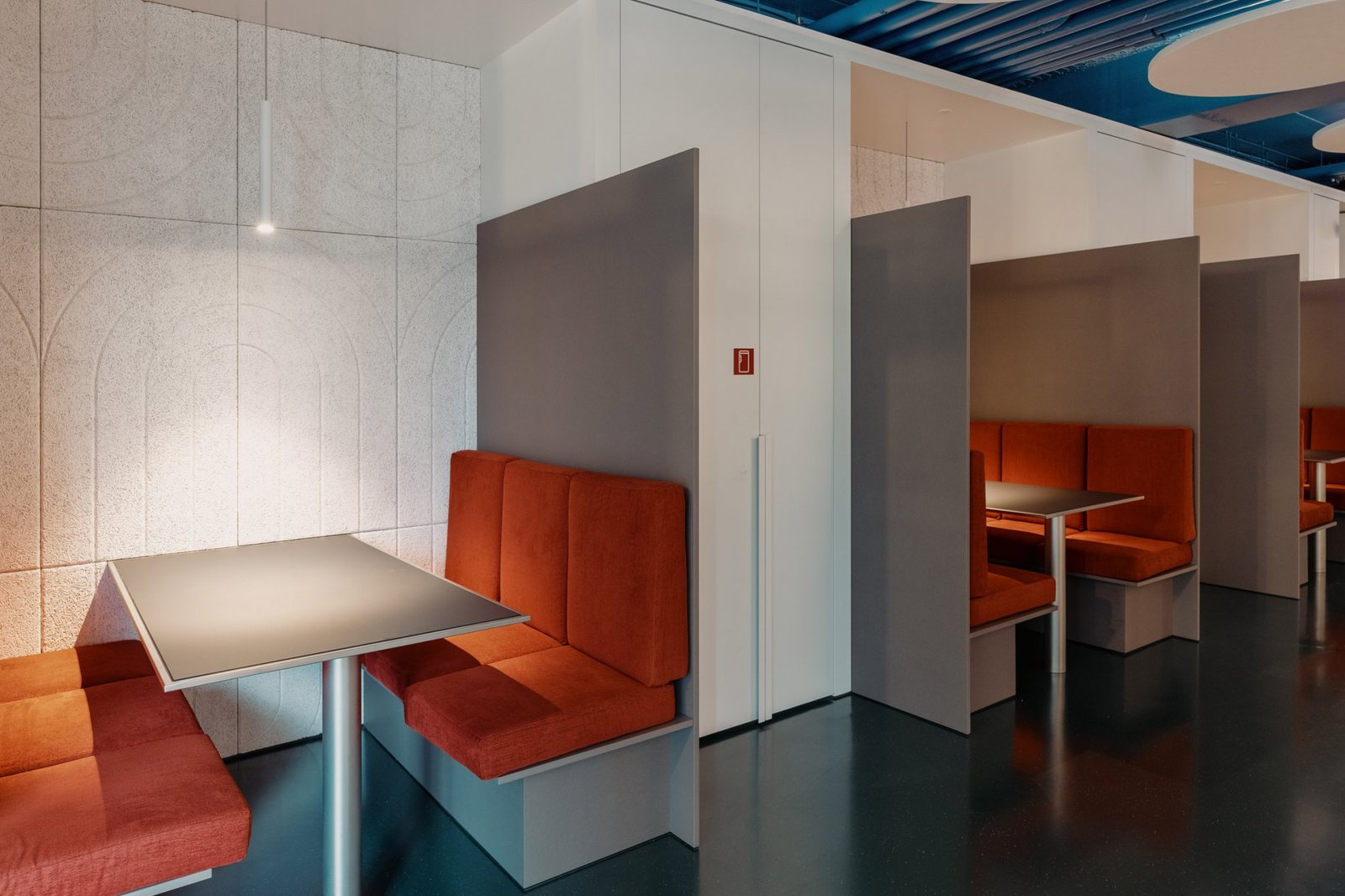 AEtelier 办公室由 Studio Anton Hendrik Denys 和 Steen Architecten 设计