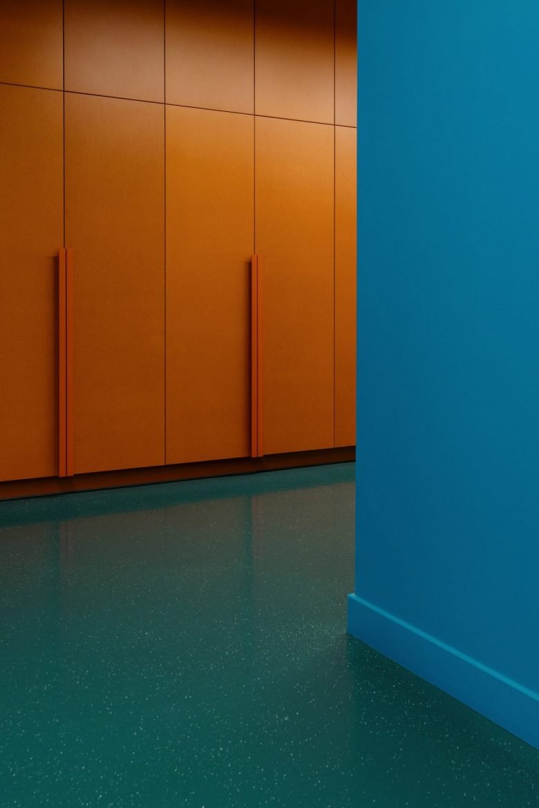 AEtelier 办公室由 Studio Anton Hendrik Denys 和 Steen Architecten 设计