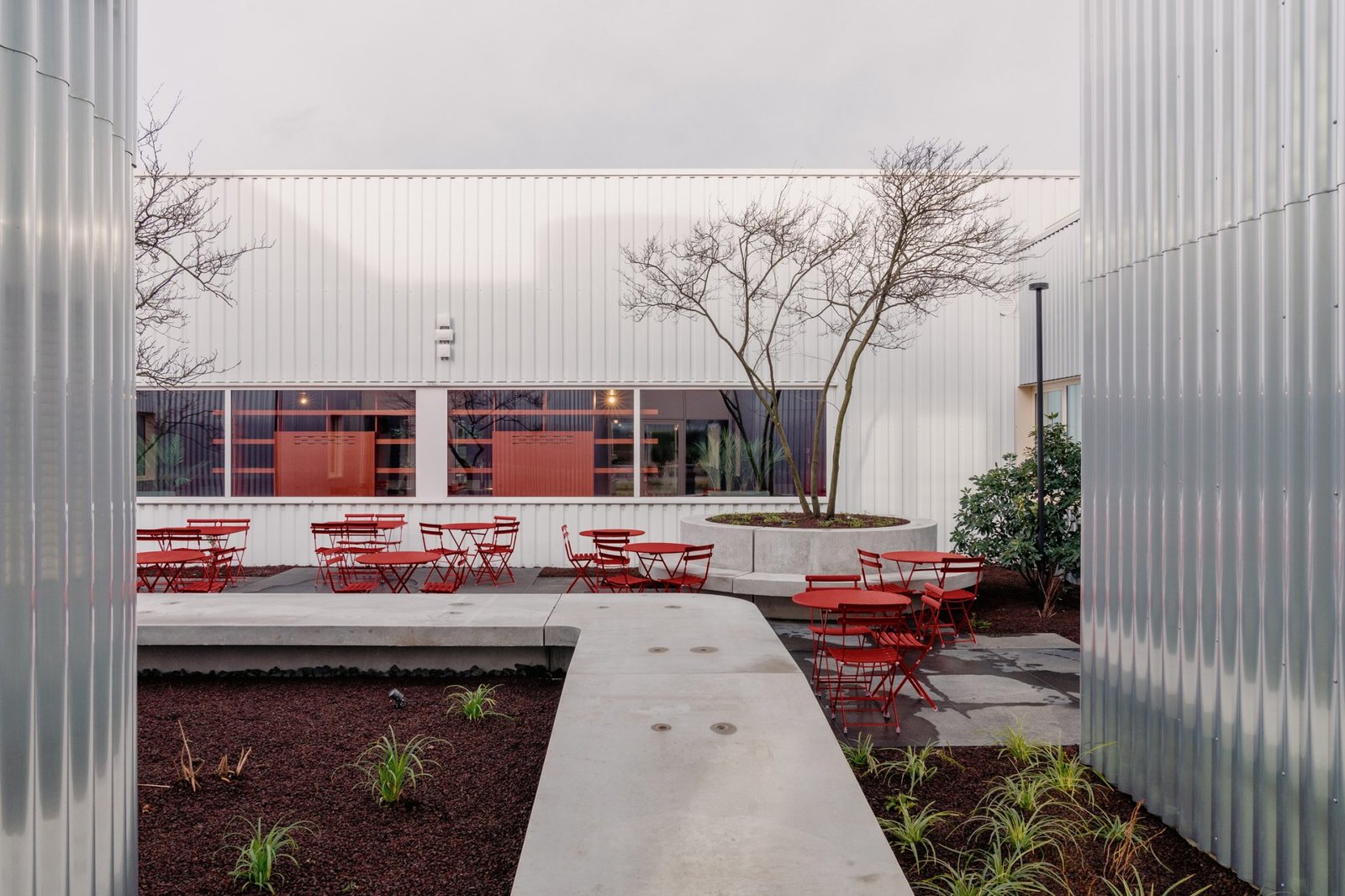 AEtelier 办公室由 Studio Anton Hendrik Denys 和 Steen Architecten 设计
