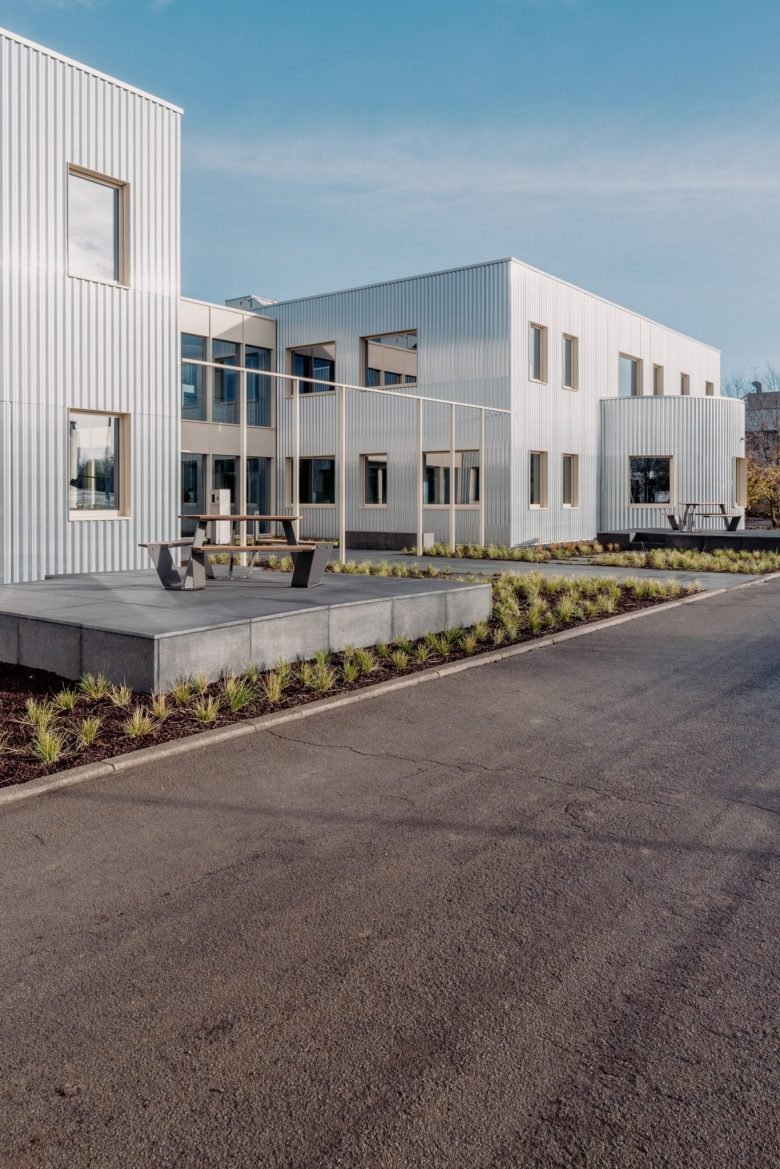AEtelier 办公室由 Studio Anton Hendrik Denys 和 Steen Architecten 设计