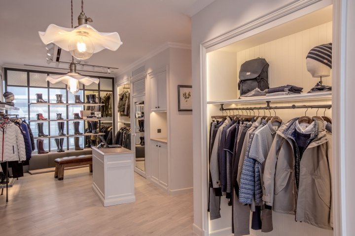 AIGLE 于香港 ifcMall 开设全新概念店