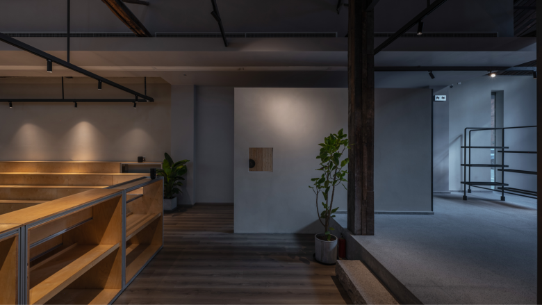 FON Studio 的 ALUMNI 商店