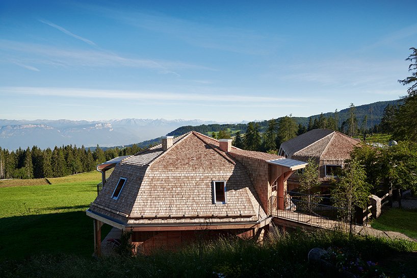 AMDL CIRCLE + michele de lucchi 使用回收的木材建造南蒂罗尔的酒店建筑