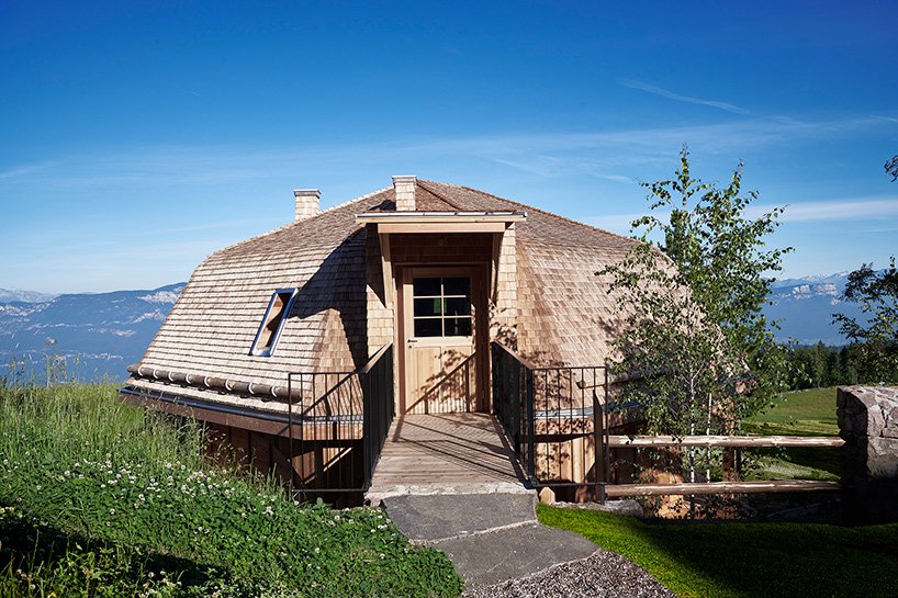 AMDL CIRCLE + michele de lucchi 使用回收的木材建造南蒂罗尔的酒店建筑