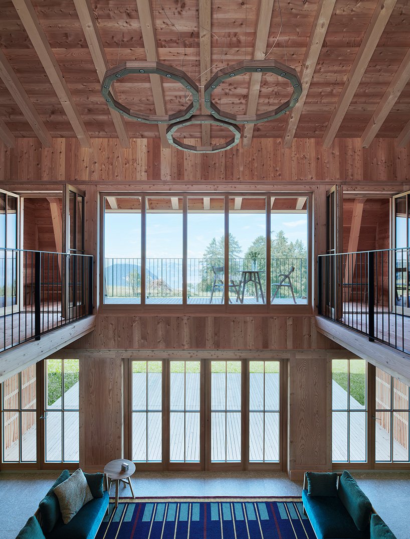 AMDL CIRCLE + michele de lucchi 使用回收的木材建造南蒂罗尔的酒店建筑