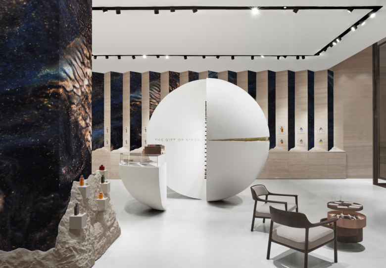 Héroïne 的 AMOUAGE 商店