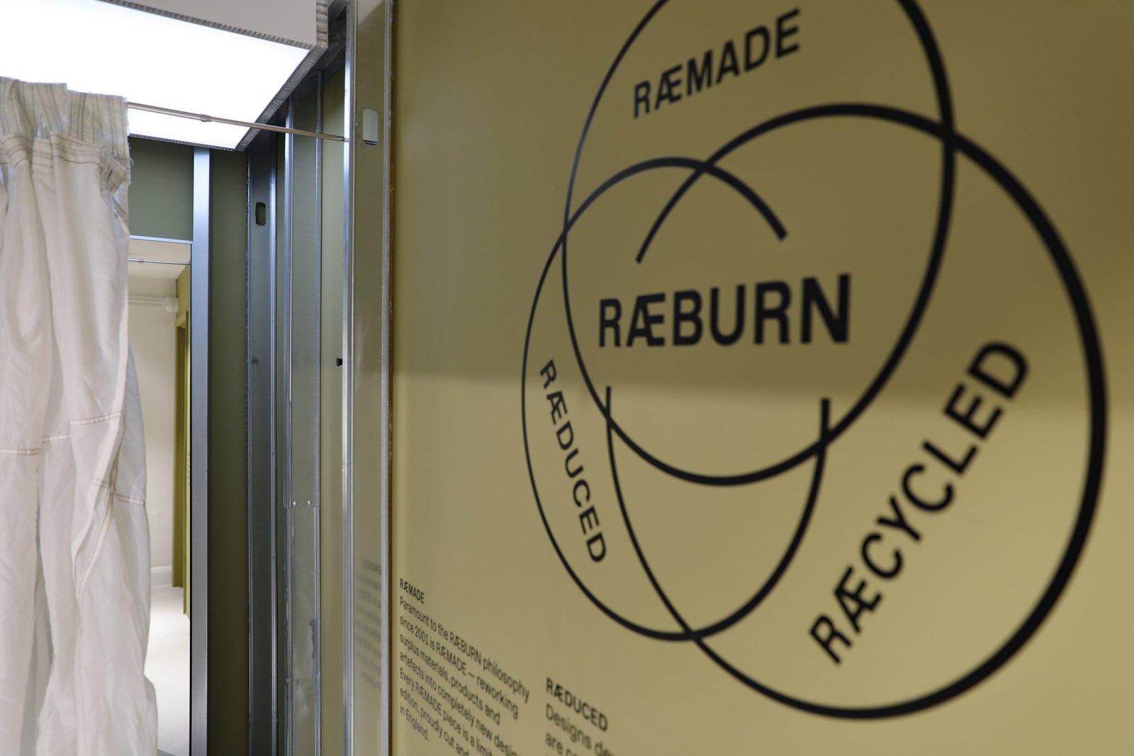 RÆBURNS 可回收和可回收的商店环境;苏豪区 RÆBURNS 可回收和可回收的商店环境;苏豪区