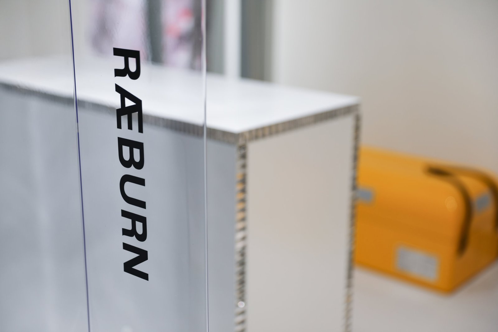 RÆBURNS 可回收和可回收的商店环境;苏豪区 RÆBURNS 可回收和可回收的商店环境;苏豪区