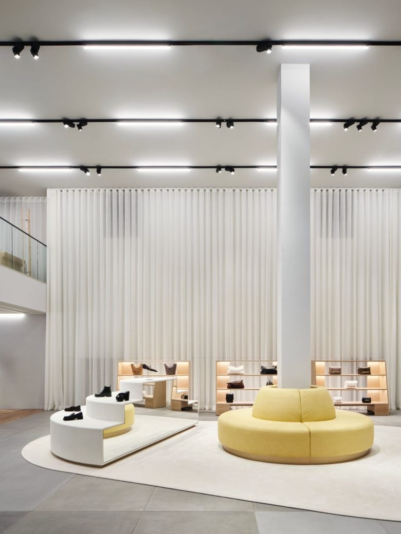 Tchoban Voss 设计的 APROPOS 旗舰店