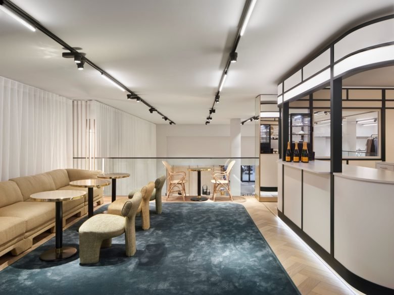 Tchoban Voss 设计的 APROPOS 旗舰店