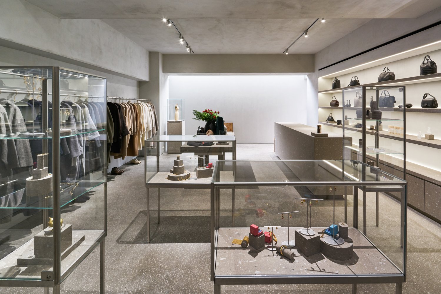 ARTS&SCIENCE 青山店 / Atelier Tsuyoshi Tane Architects