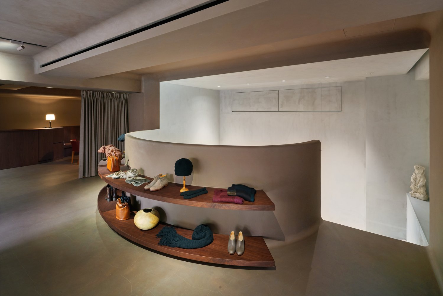 ARTS&SCIENCE 青山店 / Atelier Tsuyoshi Tane Architects