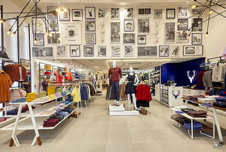 艾伦·索利 | 地点：海得拉巴 | 尺寸：3500 平方英尺 | 由 4dimensions Retail Design India 设计