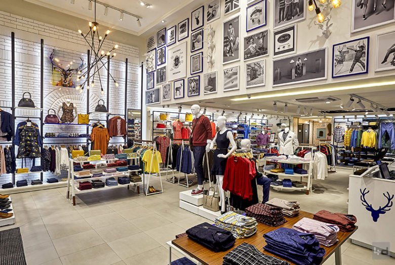 艾伦·索利 | 地点：海得拉巴 | 尺寸：3500 平方英尺 | 由 4dimensions Retail Design India 设计