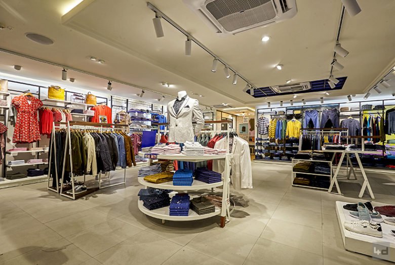 艾伦·索利 | 地点：海得拉巴 | 尺寸：3500 平方英尺 | 由 4dimensions Retail Design India 设计