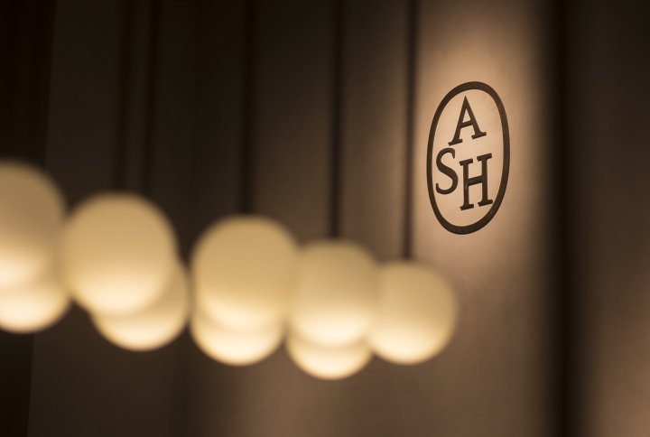 Francesc Rifé Studio 设计的 ASH 商店，中国上海