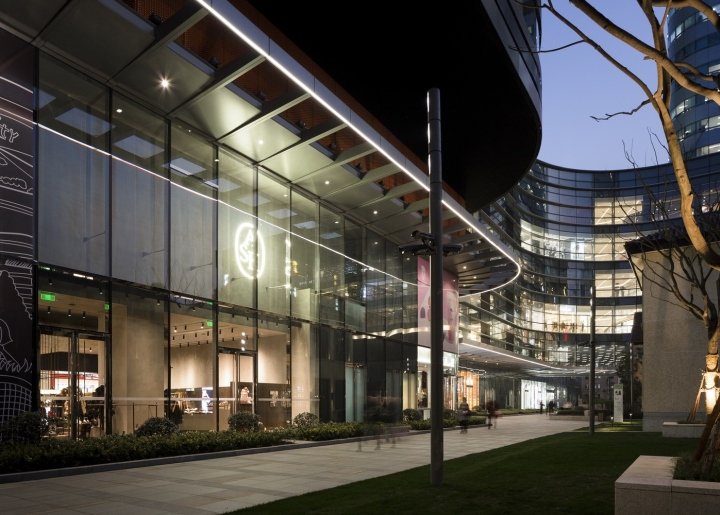 Francesc Rifé Studio 设计的 ASH 商店，中国上海