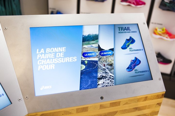 ASICS 零售概念由 Green Room 设计，布鲁塞尔 – 比利时