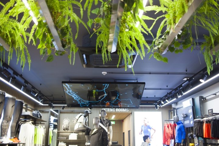 ASICS 零售概念由 Green Room 设计，布鲁塞尔 – 比利时