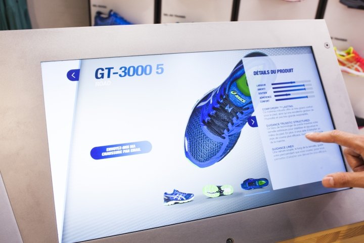 ASICS 零售概念由 Green Room 设计，布鲁塞尔 – 比利时