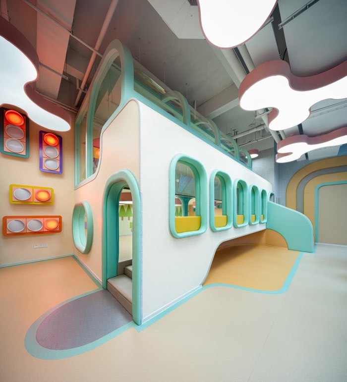 Young H Design 的 ATS 智能交通技术办公室