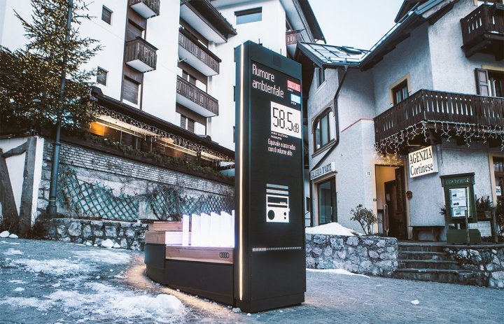 奥迪数字点 (AUDI DIGITAL POINTS) 由 Point.Architects 设计，位于意大利科尔蒂纳丹佩佐