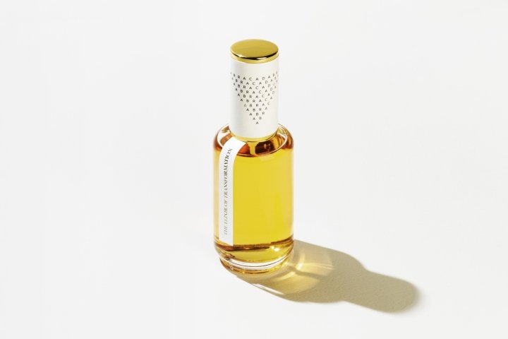 Noreste 的 Abracadabra 包装