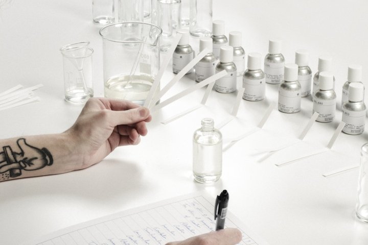 Noreste 的 Abracadabra 包装