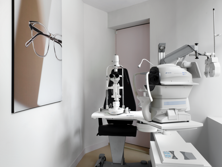 Weiss-heiten 设计的 Ace & Tate 商店