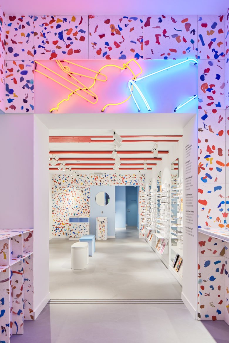 Plasticiet 设计的 Ace & Tate 商店