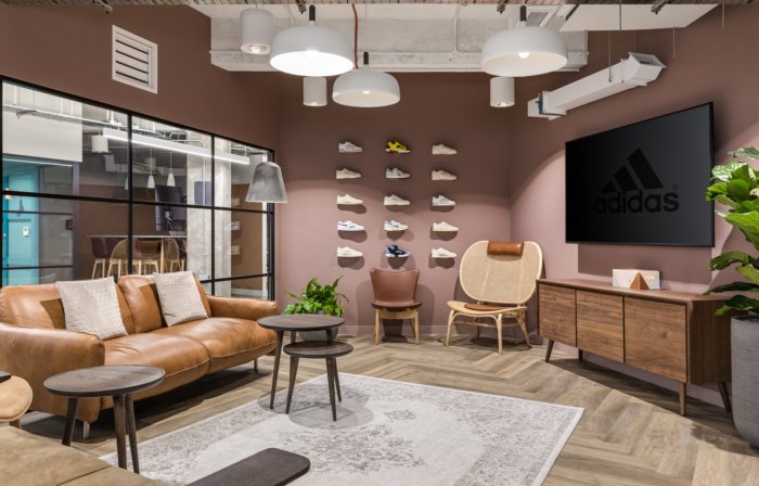 Oktra 的阿迪达斯办事处