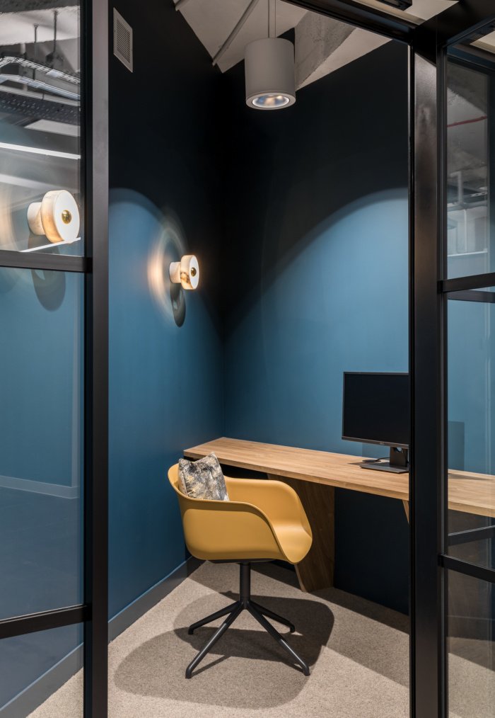 Oktra 的阿迪达斯办事处