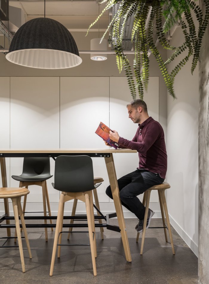 Oktra 的阿迪达斯办事处