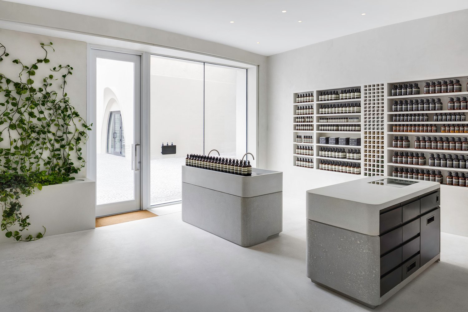 伊索商店 / Metro Arquitetos Associados