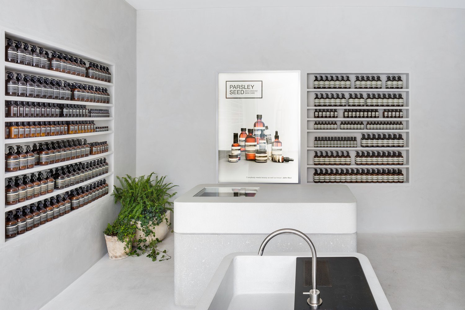 伊索商店 / Metro Arquitetos Associados