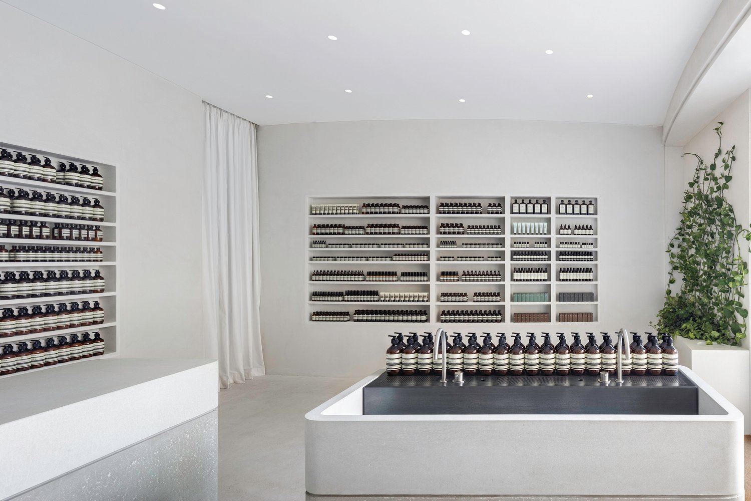 伊索商店 / Metro Arquitetos Associados