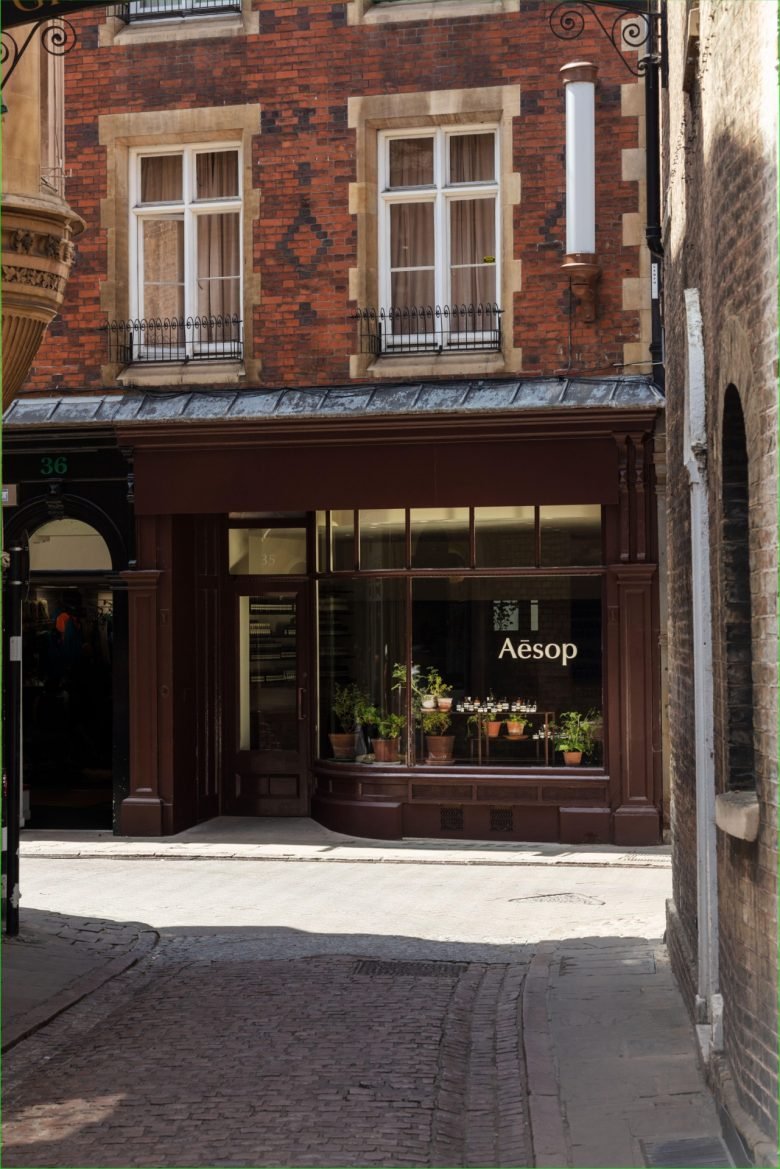 JAMESPLUMB 设计的伊索商店