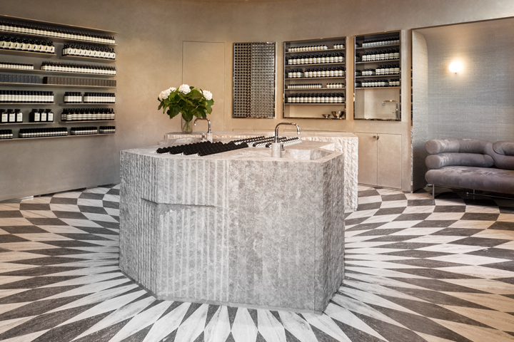 卢卡·瓜达尼诺工作室设计的伊索商店