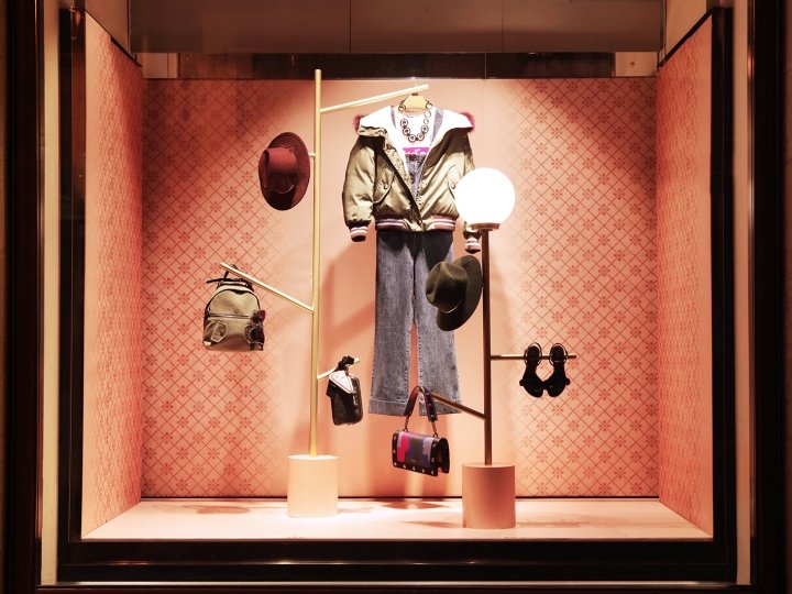 意大利博洛尼亚 Arte Vetrina Project 拍摄的 Aishti 2017 秋冬广告大片