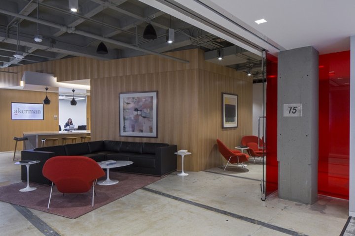 Akerman LLP 办公室由 Wirt Design Group 设计，洛杉矶 – 加利福尼亚州