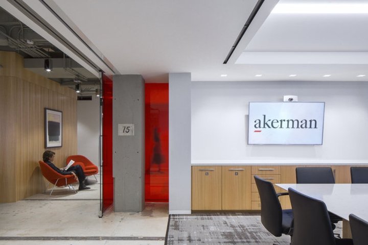 Akerman LLP 办公室由 Wirt Design Group 设计，洛杉矶 – 加利福尼亚州