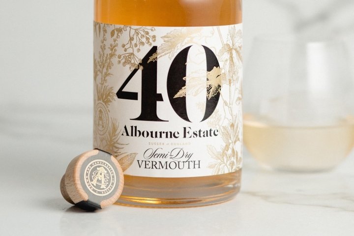 阿尔本庄园 40 苏塞克斯苦艾酒 by Studio Parr