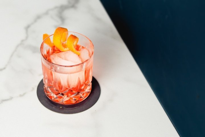 阿尔本庄园 40 苏塞克斯苦艾酒 by Studio Parr